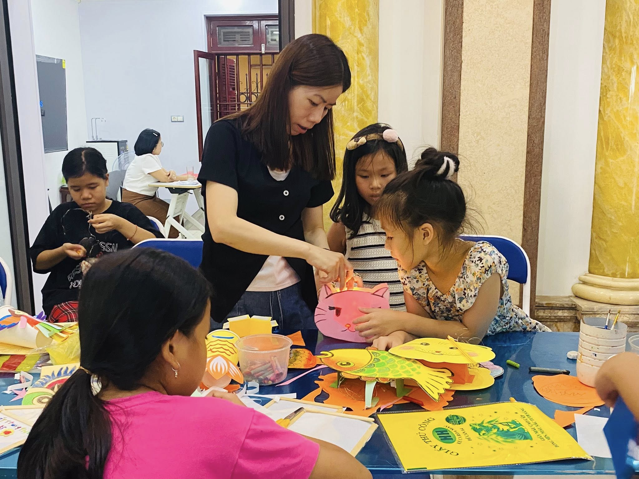 Lớp đồ thủ công